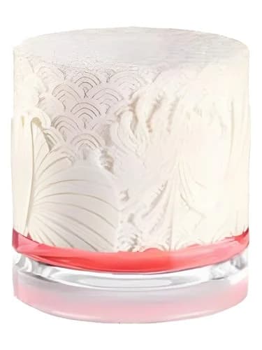 Frasco del perfume Scarlett de Cacharel — fragancia femenino
