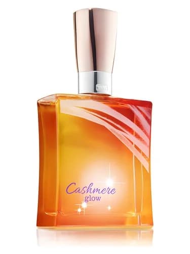 Frasco del perfume Cashmere Glow de Bath Body Works — fragancia femenino