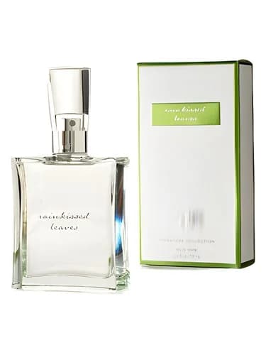 Frasco del perfume Rainkissed Leaves de Bath Body Works — fragancia femenino