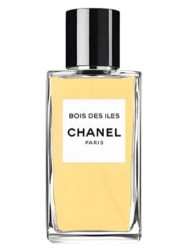 Frasco del perfume Bois Des Iles de Chanel — fragancia femenino