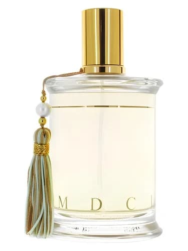 Frasco del perfume Un Coeur En Mai de Mdci Parfums — fragancia femenino