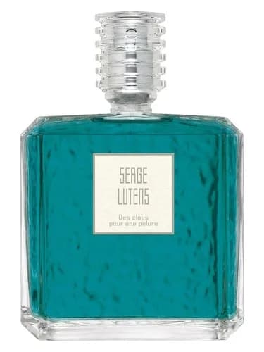 Frasco del perfume Des Clous Pour Une Pelure de Serge Lutens — fragancia unisex